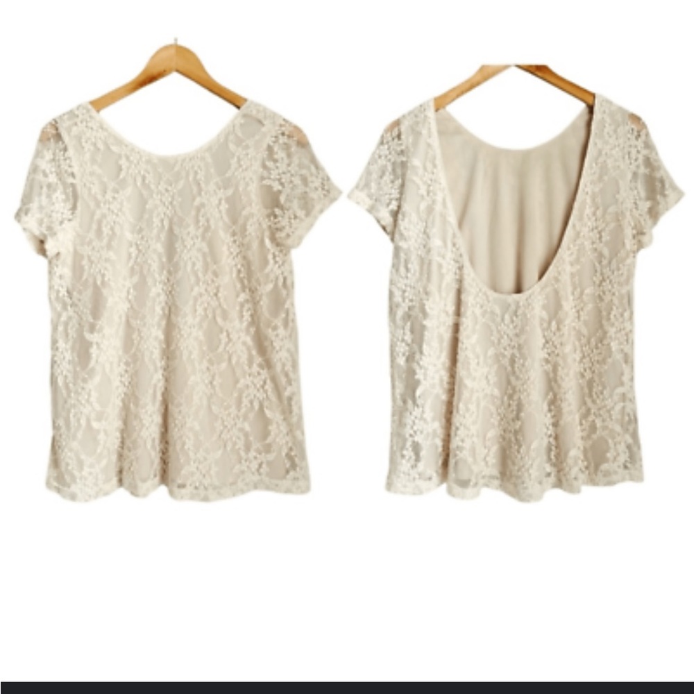 Show Me Your MuMu brand cream lace low back top. Flowy size S